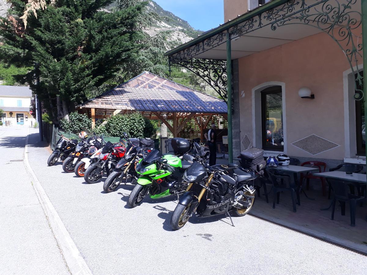 Hotel La Gare L'Argentiere-la-Bessee Exterior photo